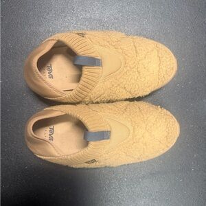 Teva ReEMBER Fleece Moc Slippers in Sand Dune